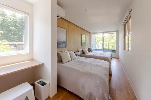 Hours Villa 富嶺