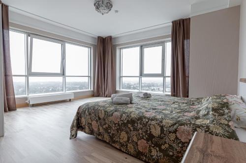 Skyline Penthouse with Sunset Views, Jacuzzi & Free Parking, Riga (fotografie 10)