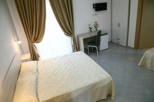 Deluxe Triple Room with Sea View