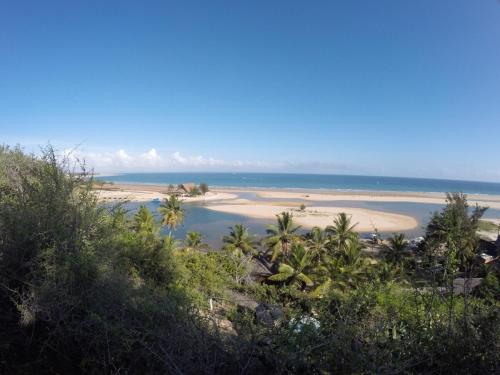 Stunning sea view, charming beach cottage in Barra, Mozambique - 4x4 in אינהמבנה