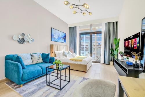 Elegant Studio with Pool Access & Private Terrace, Dubaj