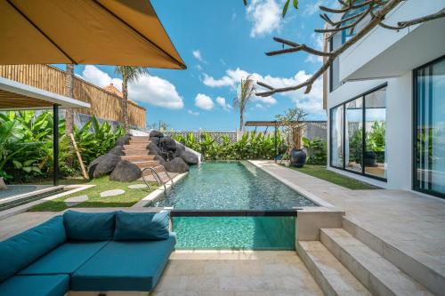 Breathtaking 4BR Villa w/ Slide & Rice Field Views