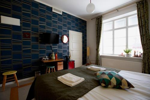 1 queen bed