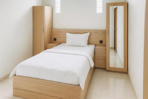House of Felix - Surabaya Guest House · Simomuljo