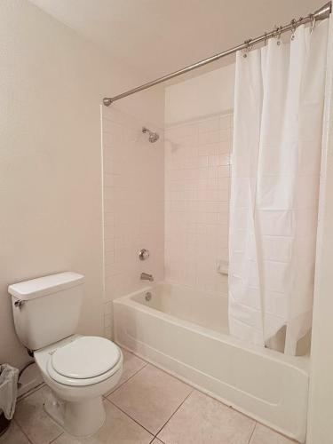 Stylish Renovated Home Near Strip, Stadium & Expo 35, Las Vegas (foto 6)