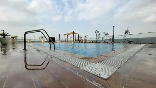 Cozy Studio Themed Designed In JVT, Dubai (photo 5)