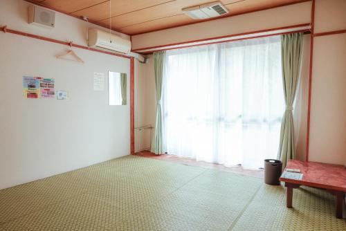 4 futon beds