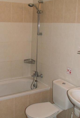 Vòi sen, Large one bedroom apartment, with village view in Peyia