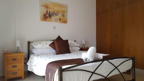 Large one bedroom apartment, with village view in Peyia