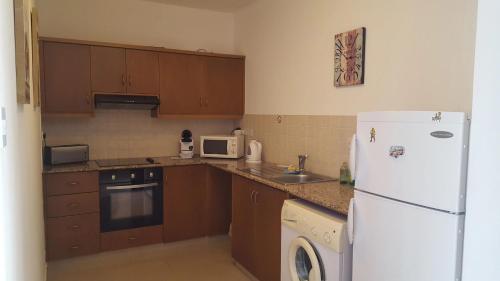 Bếp, Large one bedroom apartment, with village view in Peyia