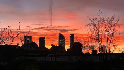 Modern apartment Near city center, Airport, Metro, Madrid (foto 2)