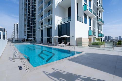 Fully Equipped Studio with Kitchen and Free Wi-Fi near Jumeirah Village Circle
