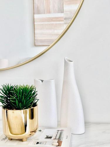 Chic 1BR with free Pool & Gym - Near Mall of Emirates near Jumeirah Village Circle