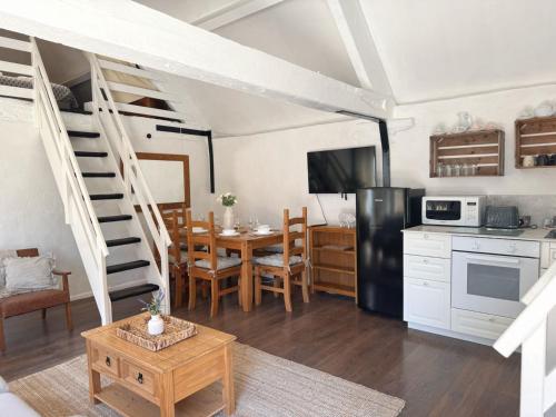 外部景觀, Family Cotswolds Cottage Farm Stay - The Smythy in 萊奇萊德
