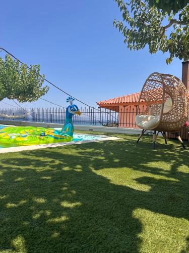 Kert, Sesi Luxury Suites Seaside & Private Pool in Sesi (Gramatiko)