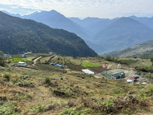 Snow Lion Eco Lodge Khiraule in 루클라