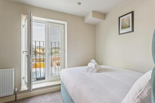 Charming Windsor Cottage, Castle Views, Garden & Walk Everywhere - By Tempstay, Windsor (Foto 10)