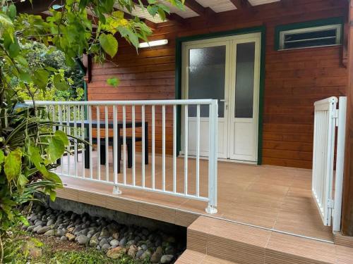 Exterior view, Appartement spacieux a Sainte-Rose, 70 m² avec jardin in Sainte Rose