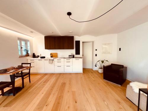 "Garden Suite" Modernes Garden Apartment nahe Stuttgart Terrasse Parkplatz in Aidlingen, Deutschland