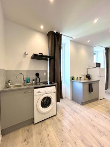 Duplex urbain proche centre-ville de Lyon - 6 pers in 8e arrondissement
