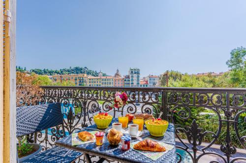 View of the Coulée Verte, the heart of Nice, Nice