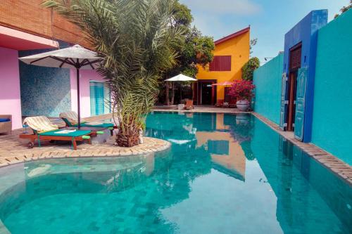 Swimming pool
