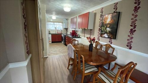 廚房, Basildon - Stay 5 - Garden - Parking - Town Centre in 聖馬丁