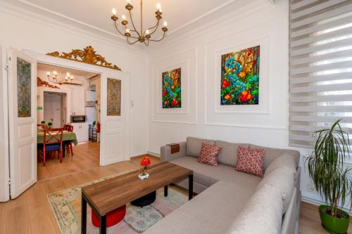 The Heaven on Heritage Street, Istanbul