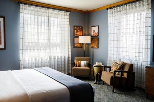 The Barfield, Autograph Collection