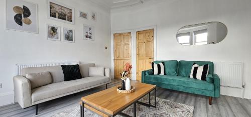 Spacious Haven with Free Parking, Glasgow (zdjęcie 4)
