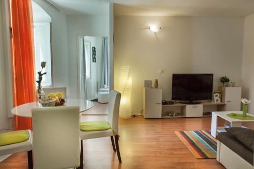 West Wall Apartment, Split (photo 7)