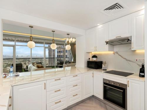 Stylish 2BR plus Maid Luxury Apartment in JLT, Dubaj (fotografie 3)