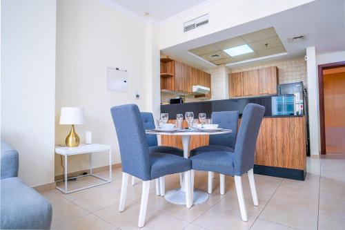 RH- City Center Retreat,1BR, walk to Burj Khalifa, Dubai (photo 5)