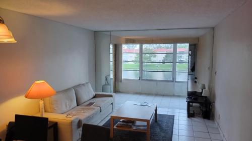 1 Bedr condo at Sunrise , long term – khách sạn tại Sunrise