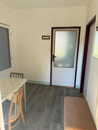 Iekārtas, Kemp a Loděnice Podolsko - Chata (Kemp a Lodenice Podolsko - Chata) in Slabčice