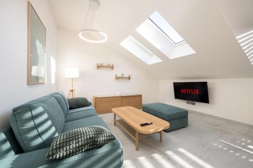Large Apartment in a Quiet Area with Terrace & Free Garage, Brno (fotografie 6)
