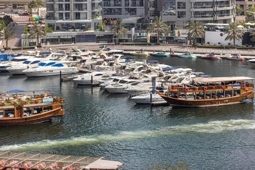 Sparkle Tower by Swarovski Full Marina View 2min JBR & Metro Sleeps 4 - image 3