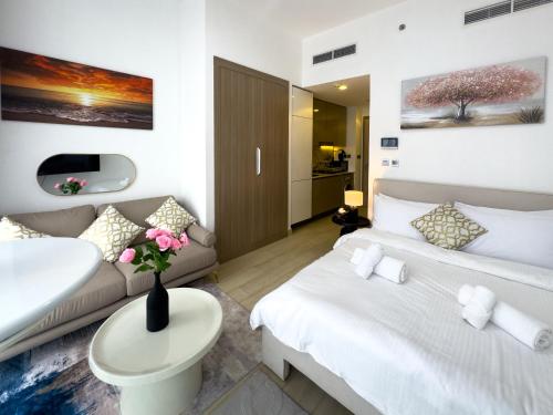 Modern Luxe Studio • All-New & Stylish - image 8