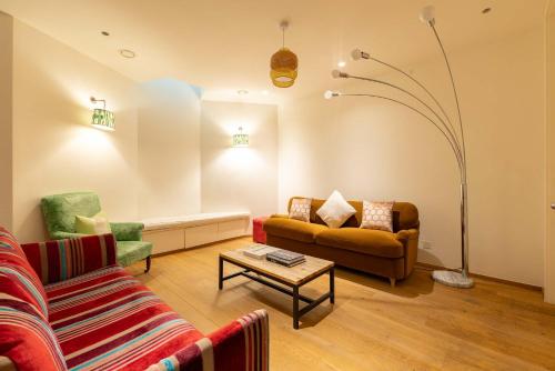 Mews House South Ken - image 8