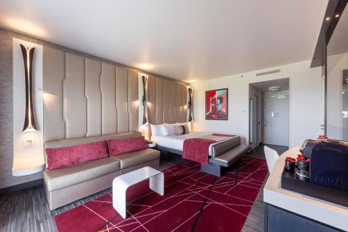 room detail thumbnail 0