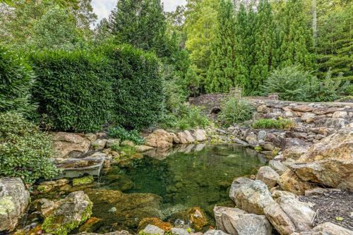 Shaconage Rest – Pigeon Forge, TN