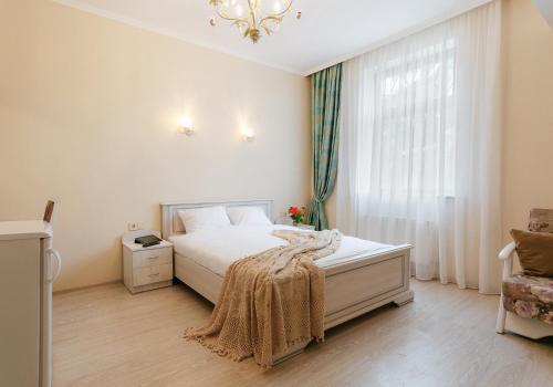 1 king bed, 1 sofa bed