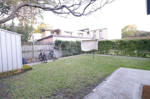 Comfy studio in Crows Nest - image 4