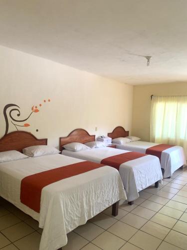 3 double beds