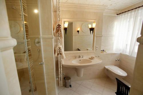 Hotel Altes Rathaus in ออสท์ฟิลเดิร์น