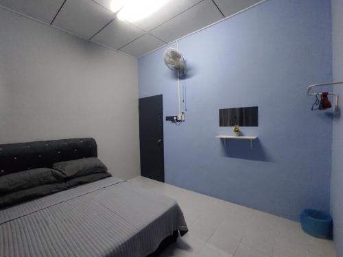 Munadibstay Dzul in Pandak Beach