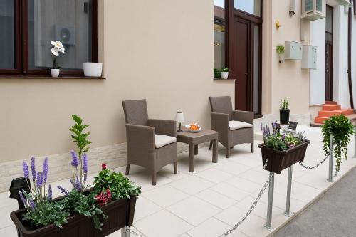 Jardín, Mid Ultra Central, Self Check In, Oradea in Oradea