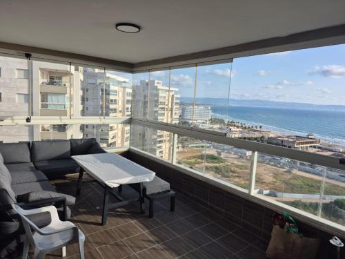 Apartment overlooking the sea in 阿卡