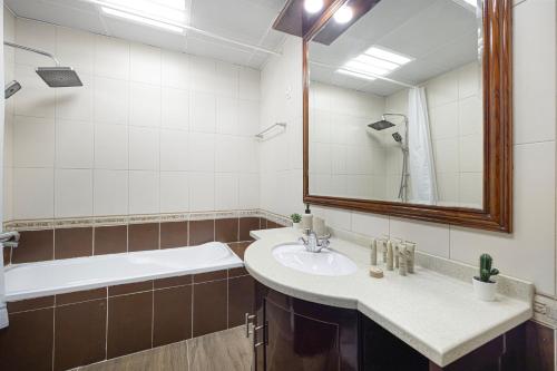 Elegant 3BR Lux Stay in the Heart of Dubai Marina, Dubai (foto 10)
