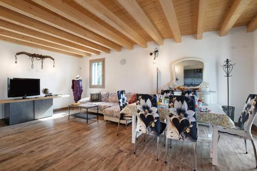 with free parking at the Corte dell'Angelo